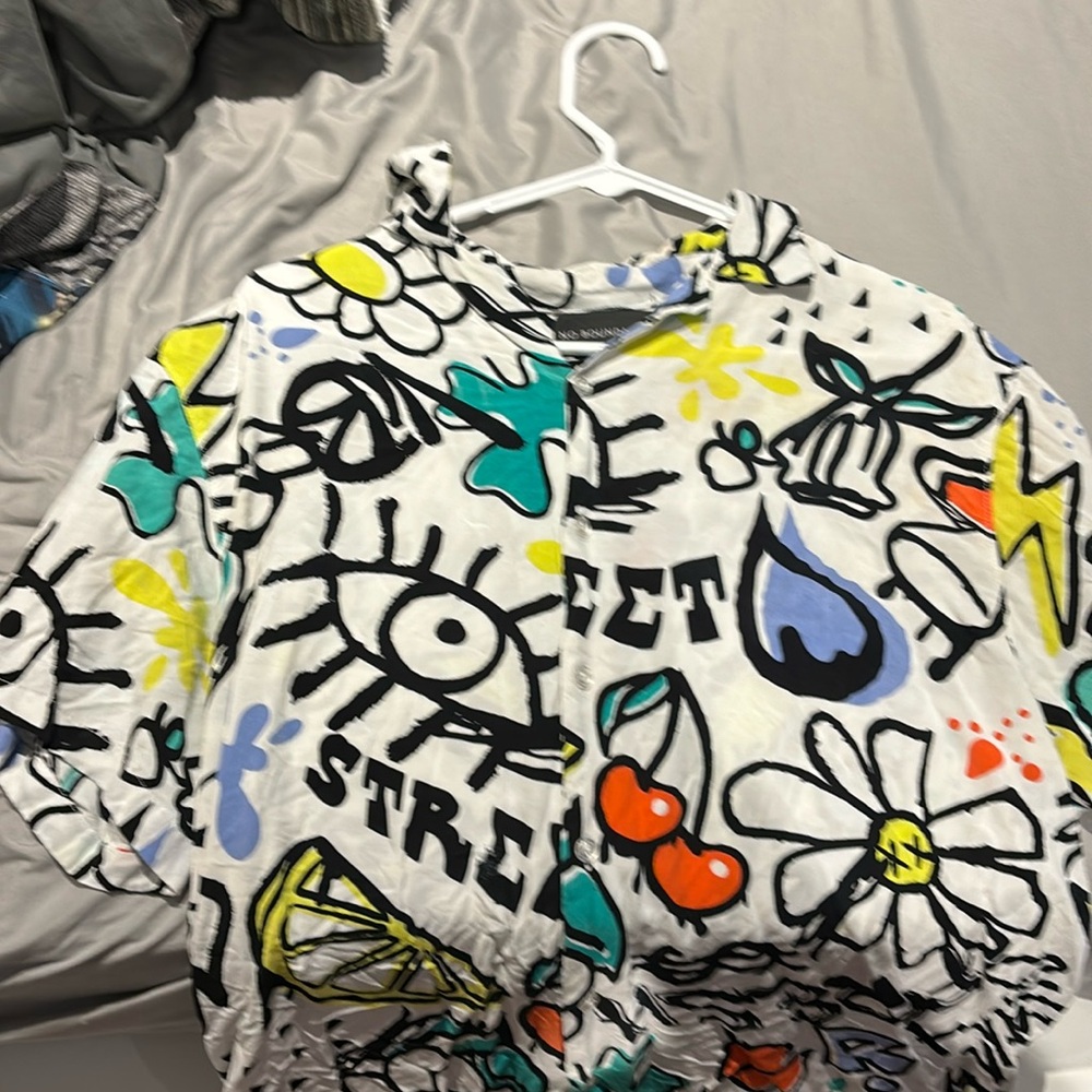 men’s graphic tee button up